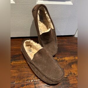 UGG Men’s moccasins